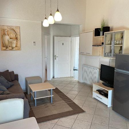 Apartment Gordana Vir Exteriör bild