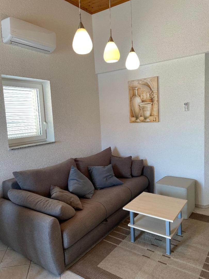 Apartment Gordana Vir Exteriör bild