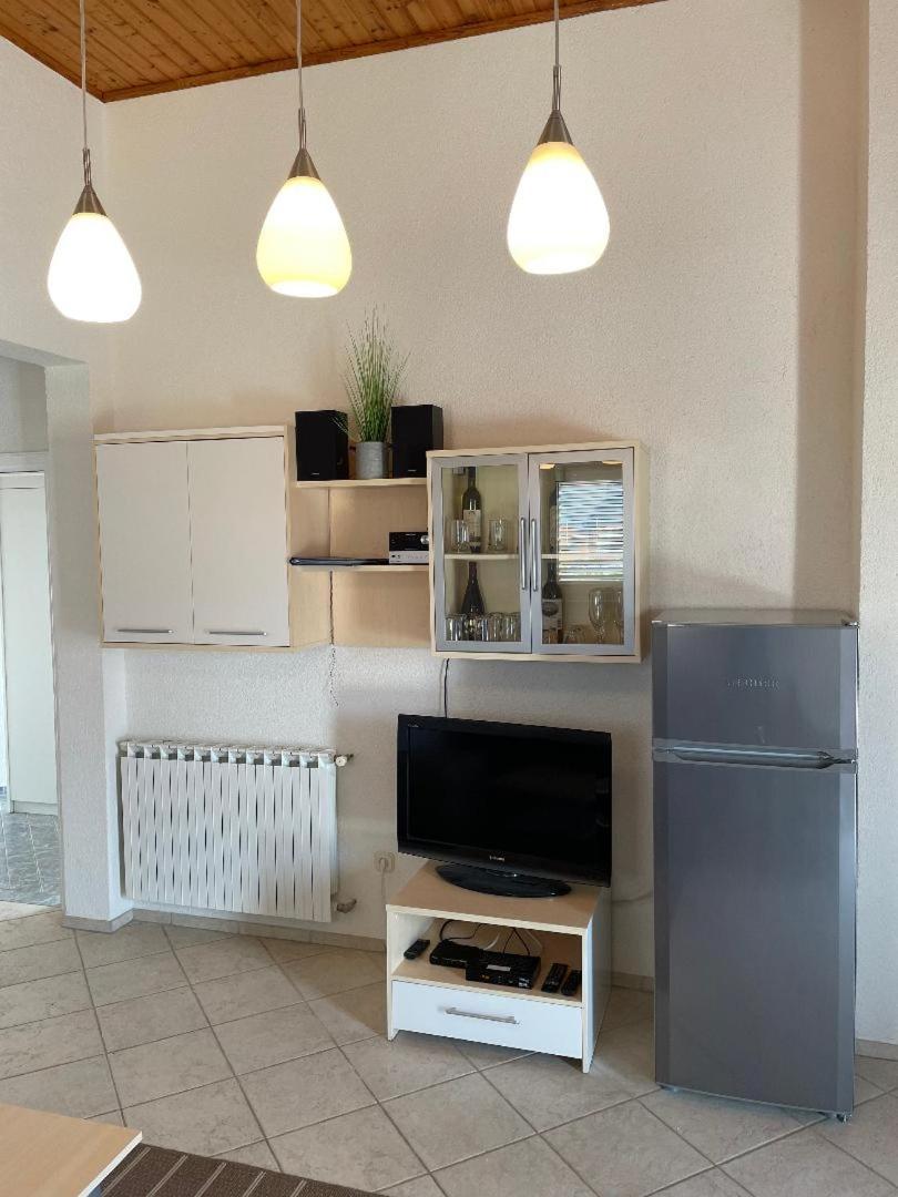 Apartment Gordana Vir Exteriör bild